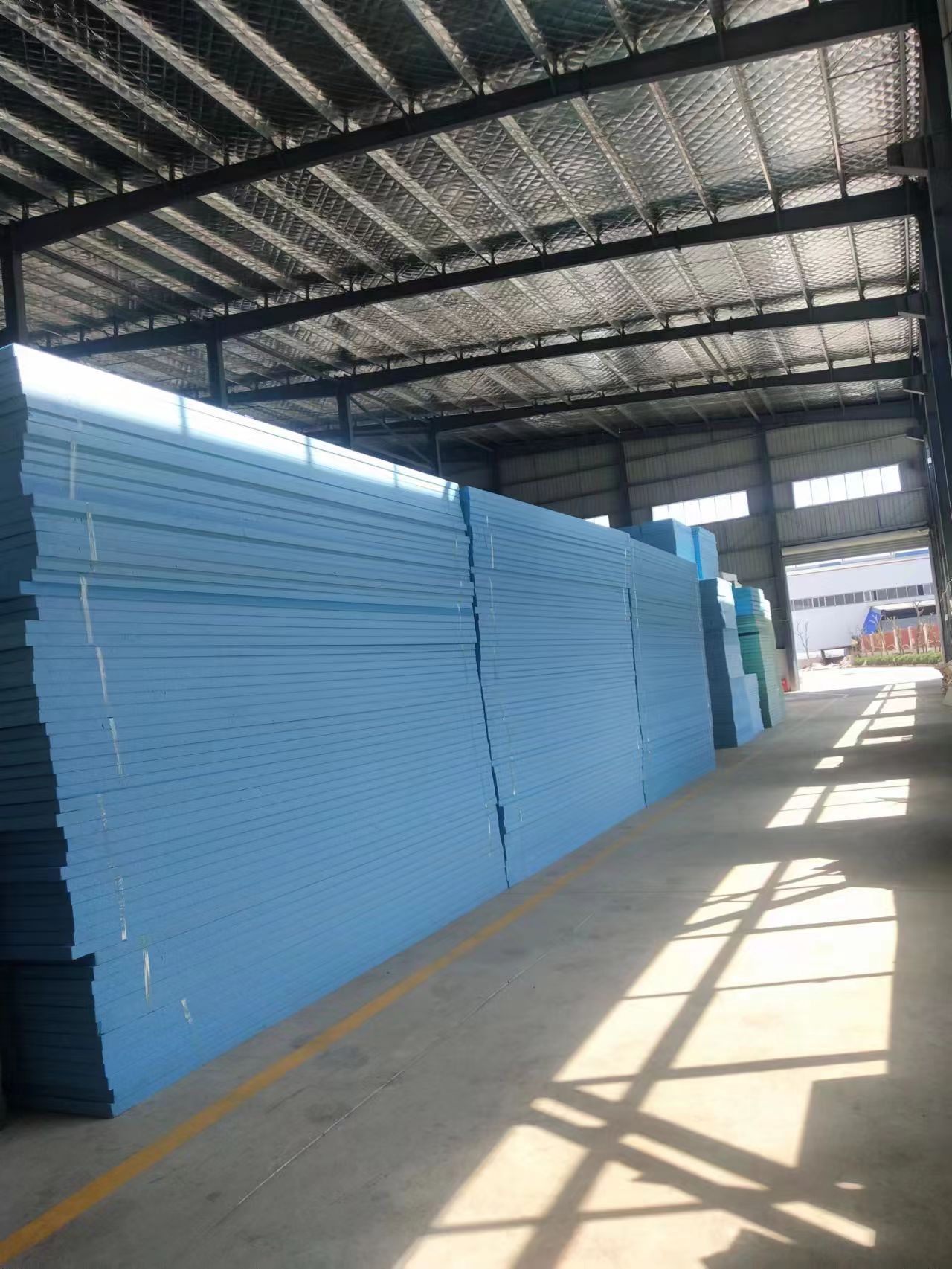 云南東南保溫材料——擠塑板XPS和EPS性能差異